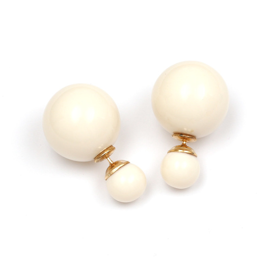 Weiße Perlen aus Kunstharz