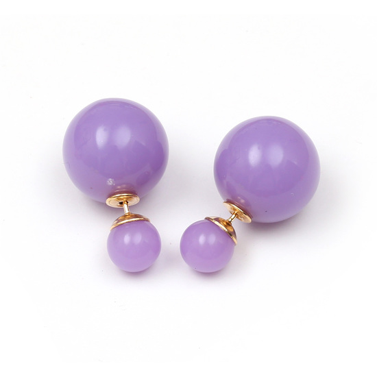 Violette Perlen aus Kunstharz
