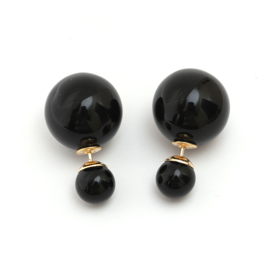 Schwarze Perlen aus Kunstharz
